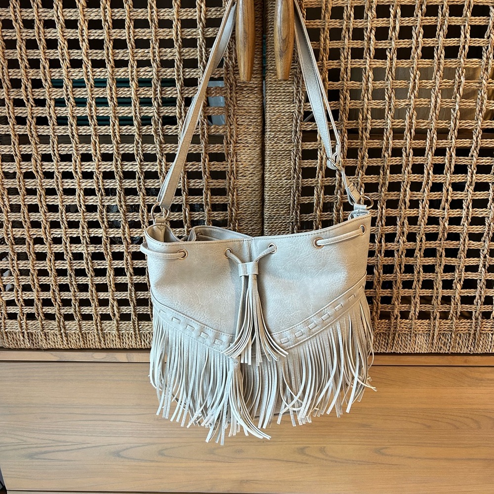 Elegant Cream Tote with Gold Details